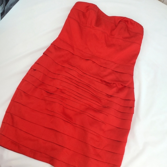 Express Red Strapless Ruffled Size 4 Dress - Picture 4 of 16